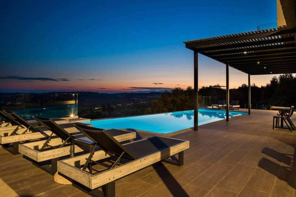 New Villa Blue With Private Pool At Trapezaki Livathos  Extérieur photo