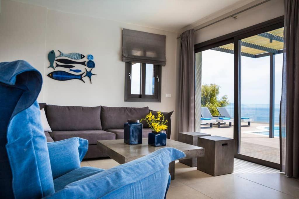 New Villa Blue With Private Pool At Trapezaki Livathos  Extérieur photo