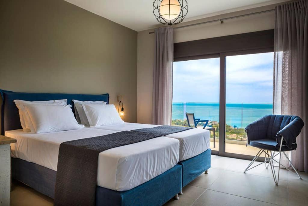 New Villa Blue With Private Pool At Trapezaki Livathos  Extérieur photo